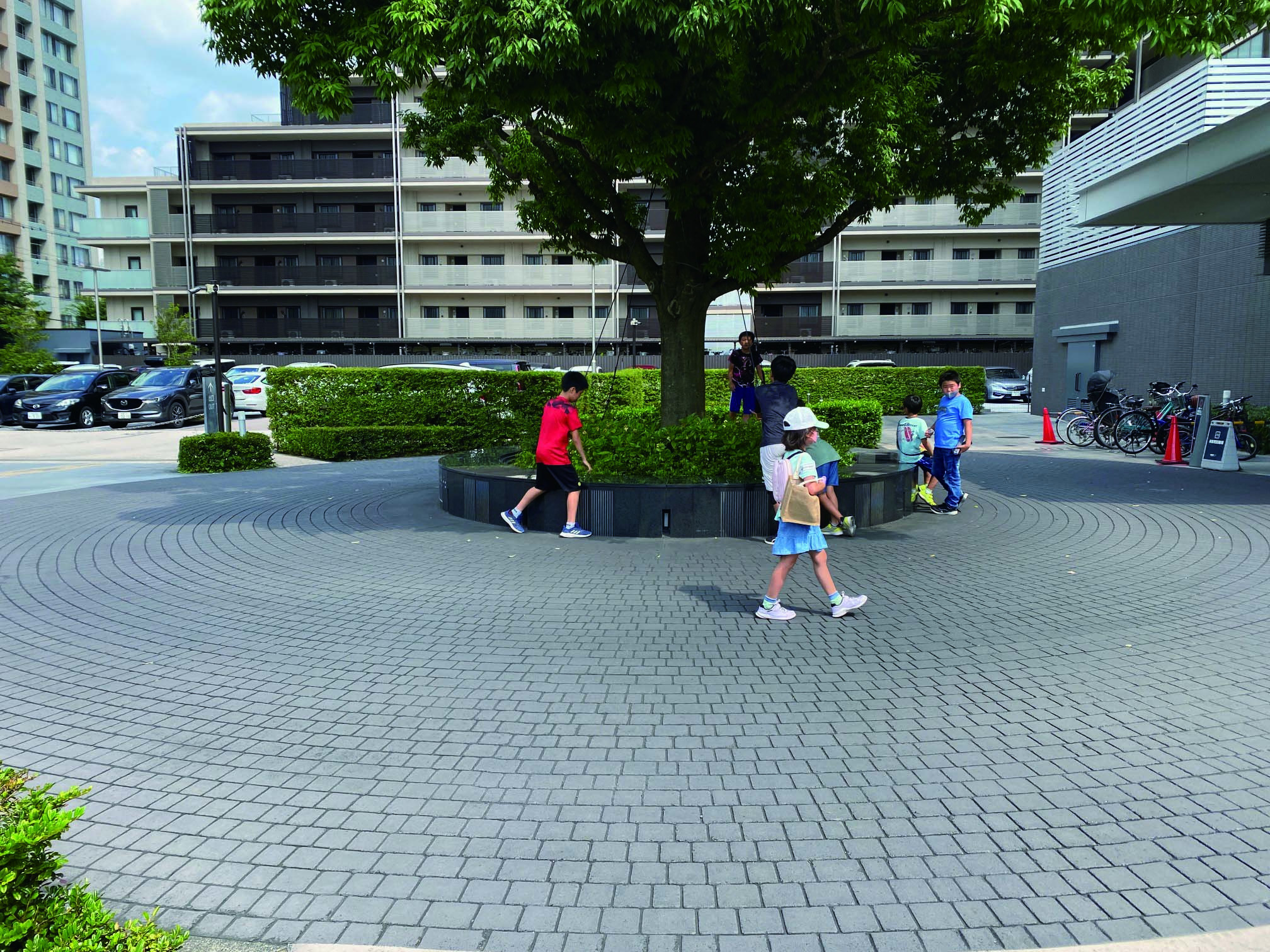 アースタンプ 型押しアスファルト工法による施工事例_アプローチ