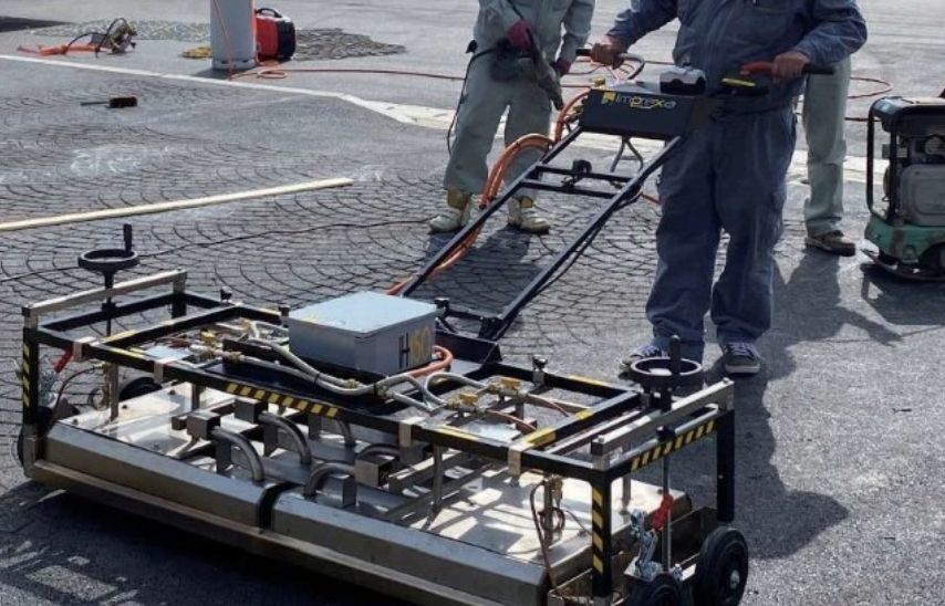 アースタンプ 型押しアスファルト工法による施工事例_施工画像1